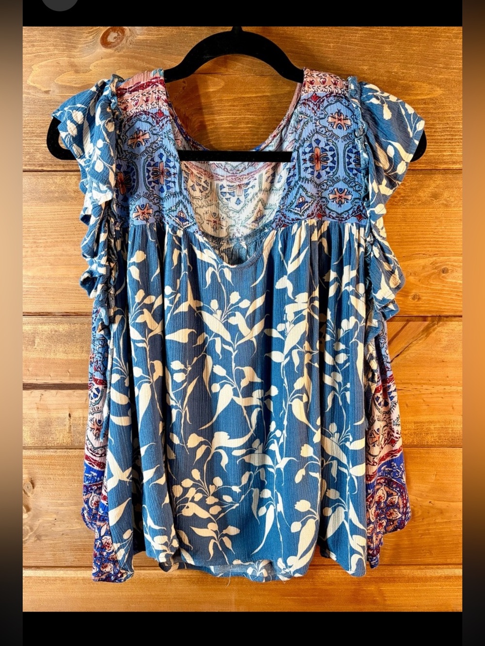 easel Blue and Cream Botanical Mixed-Print Ruffle Tank Size Small 💕